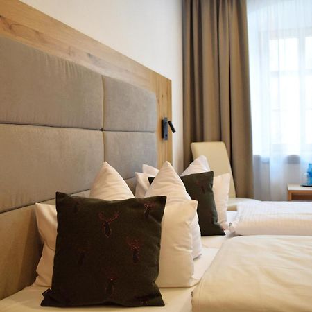 Hotel Zum Braeu Kinding Exteriör bild