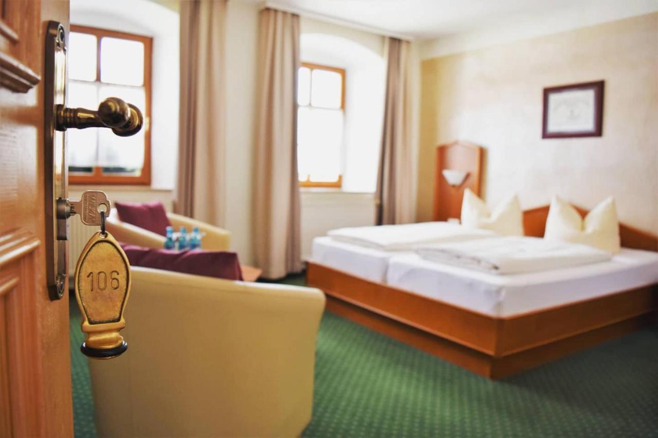 Hotel Zum Braeu Kinding Exteriör bild