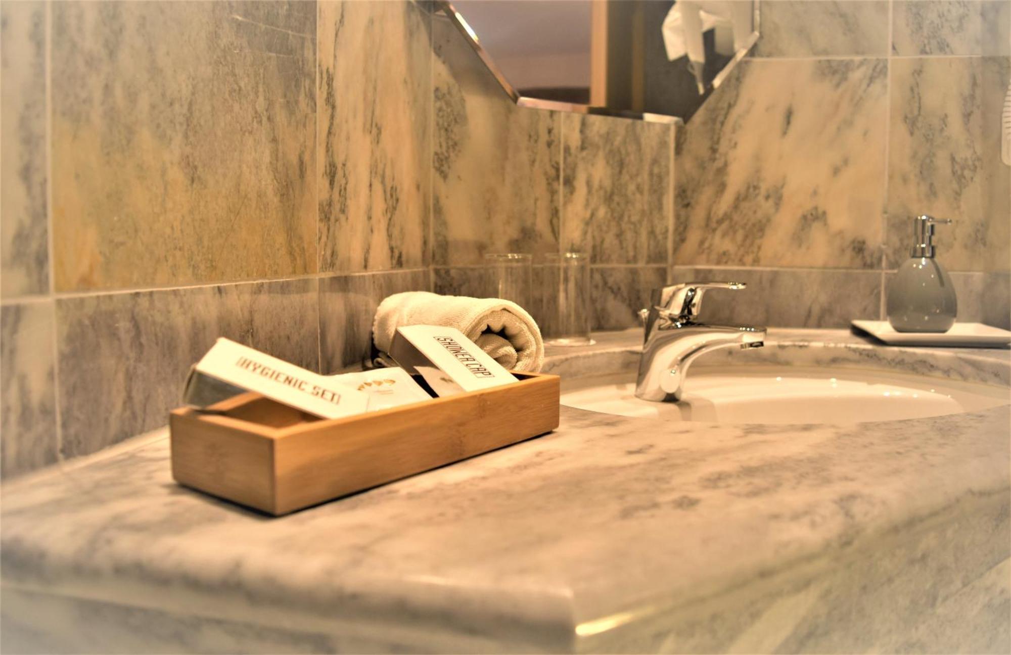 Hotel Zum Braeu Kinding Exteriör bild