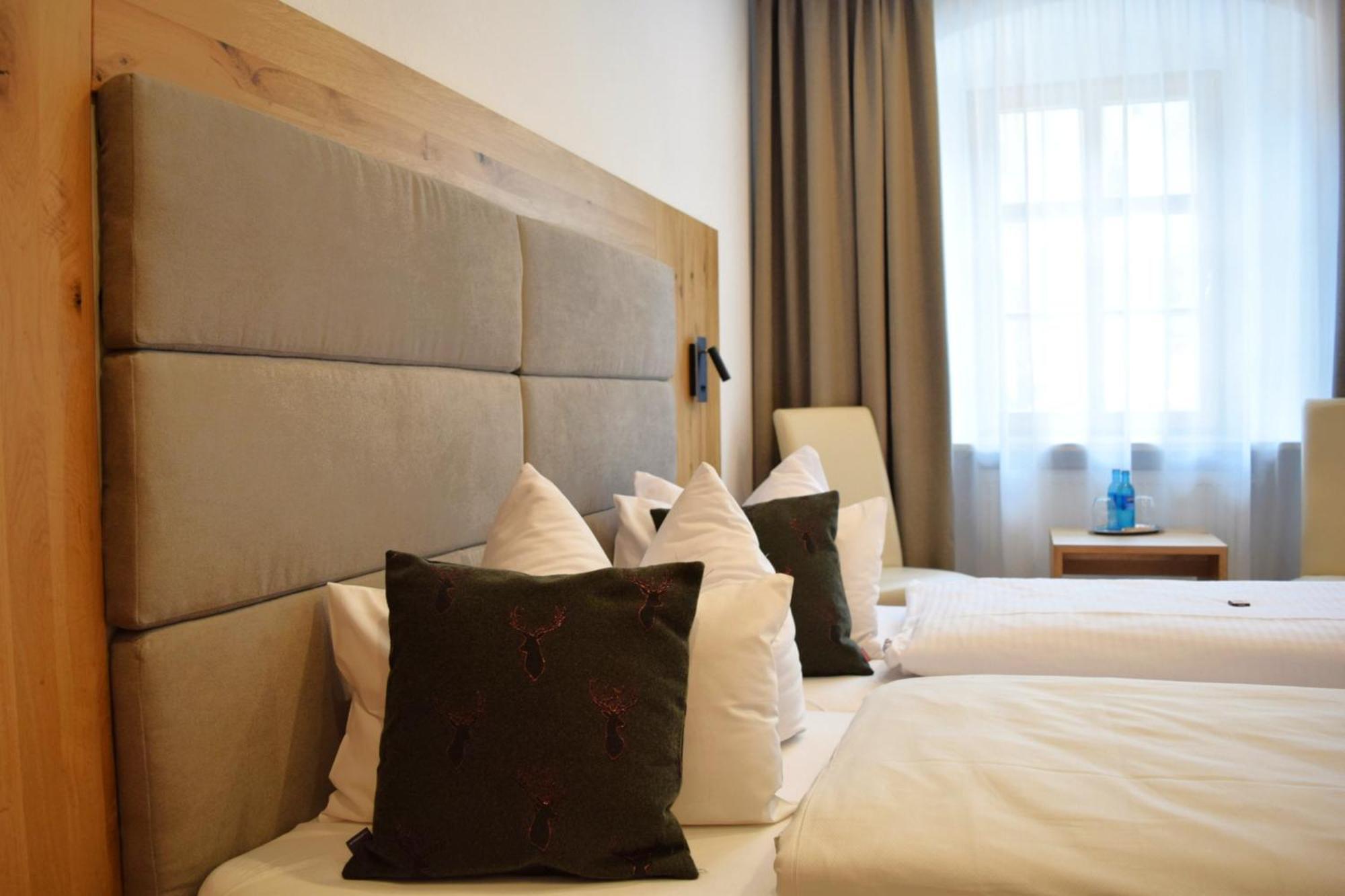Hotel Zum Braeu Kinding Exteriör bild
