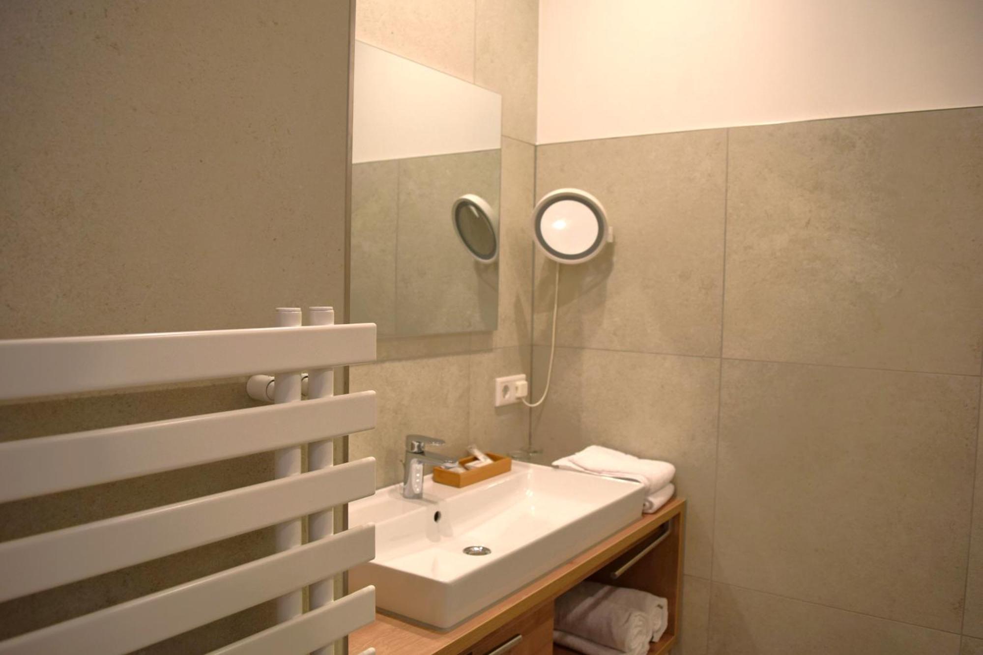 Hotel Zum Braeu Kinding Exteriör bild