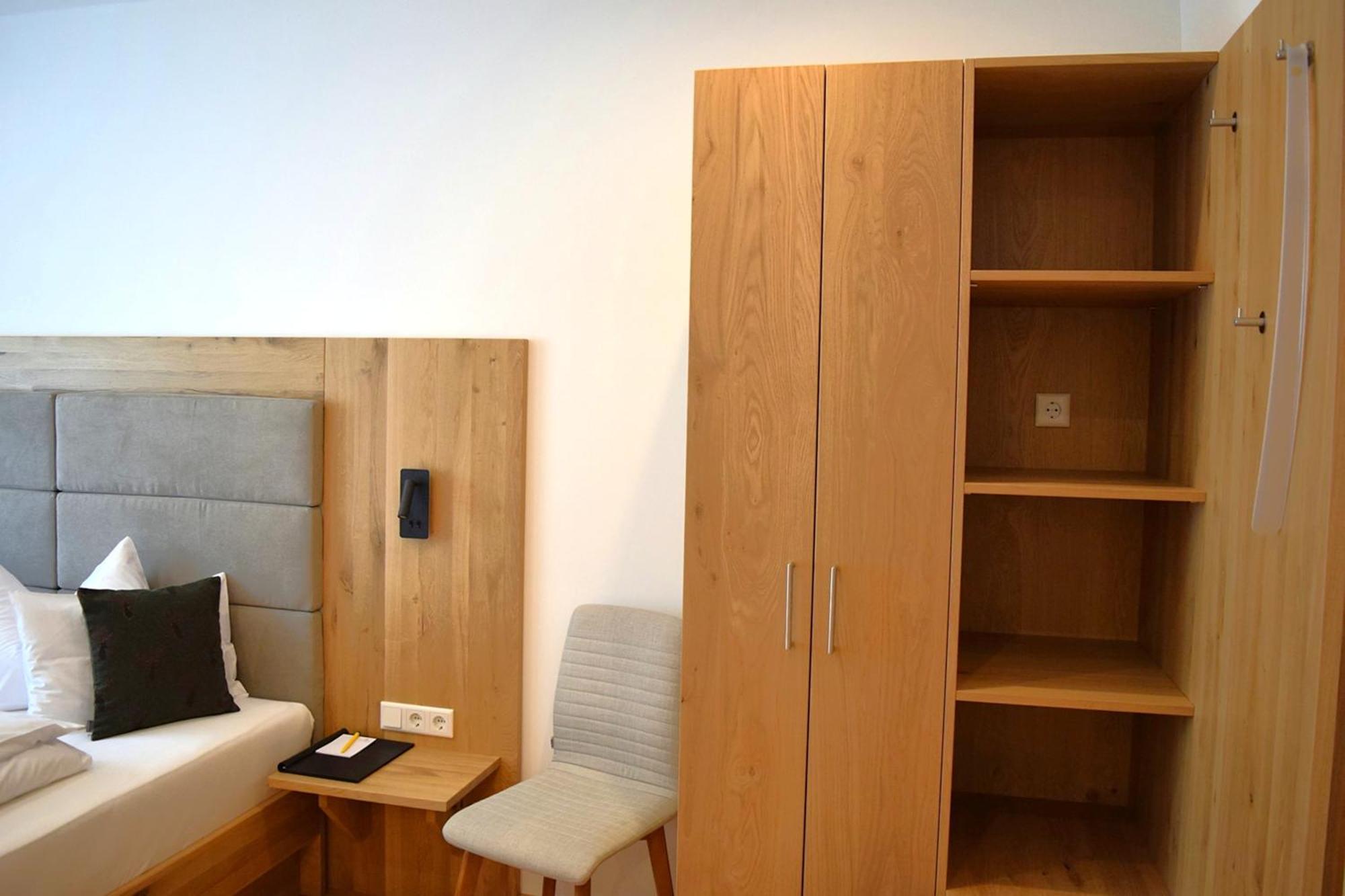 Hotel Zum Braeu Kinding Exteriör bild