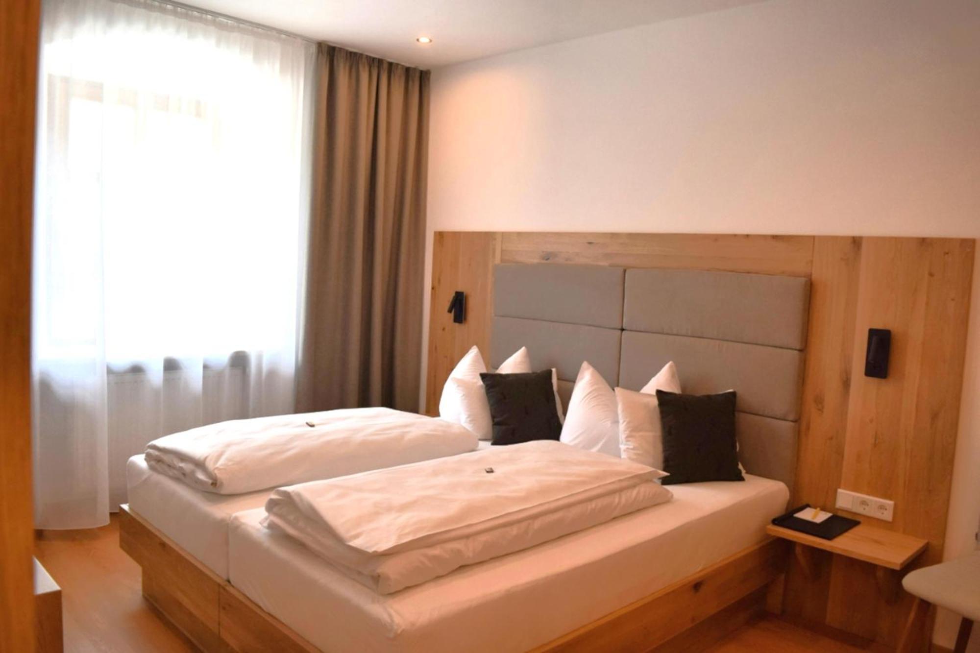 Hotel Zum Braeu Kinding Exteriör bild