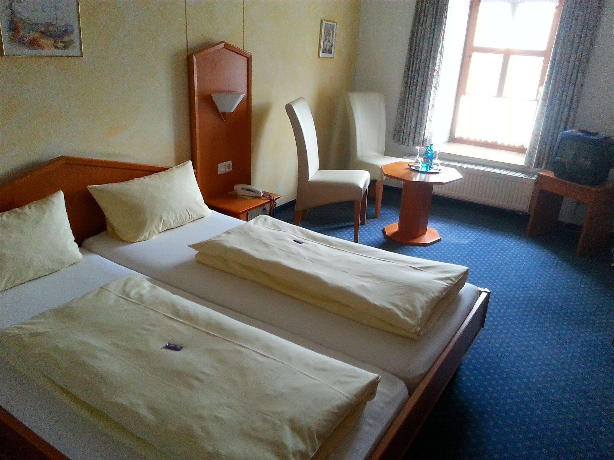 Hotel Zum Braeu Kinding Exteriör bild