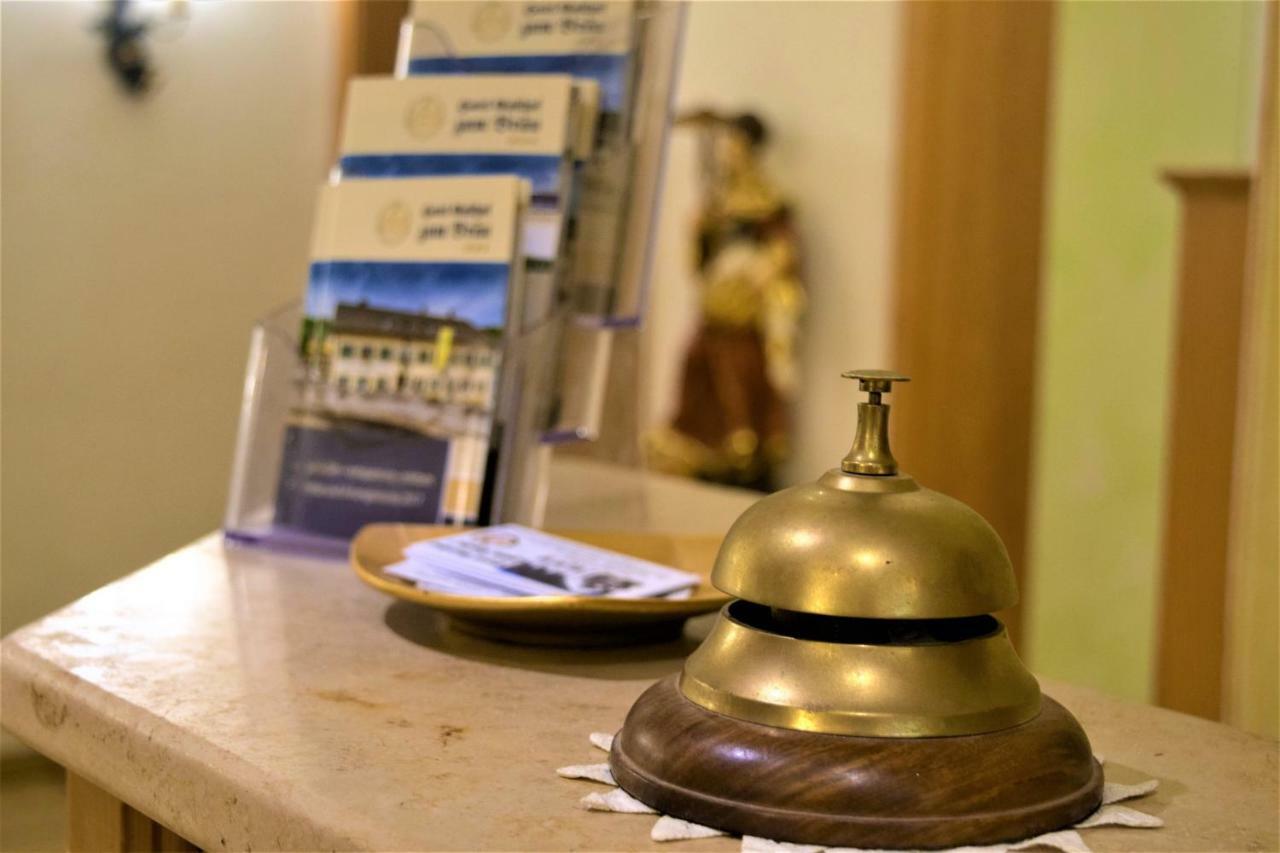 Hotel Zum Braeu Kinding Exteriör bild