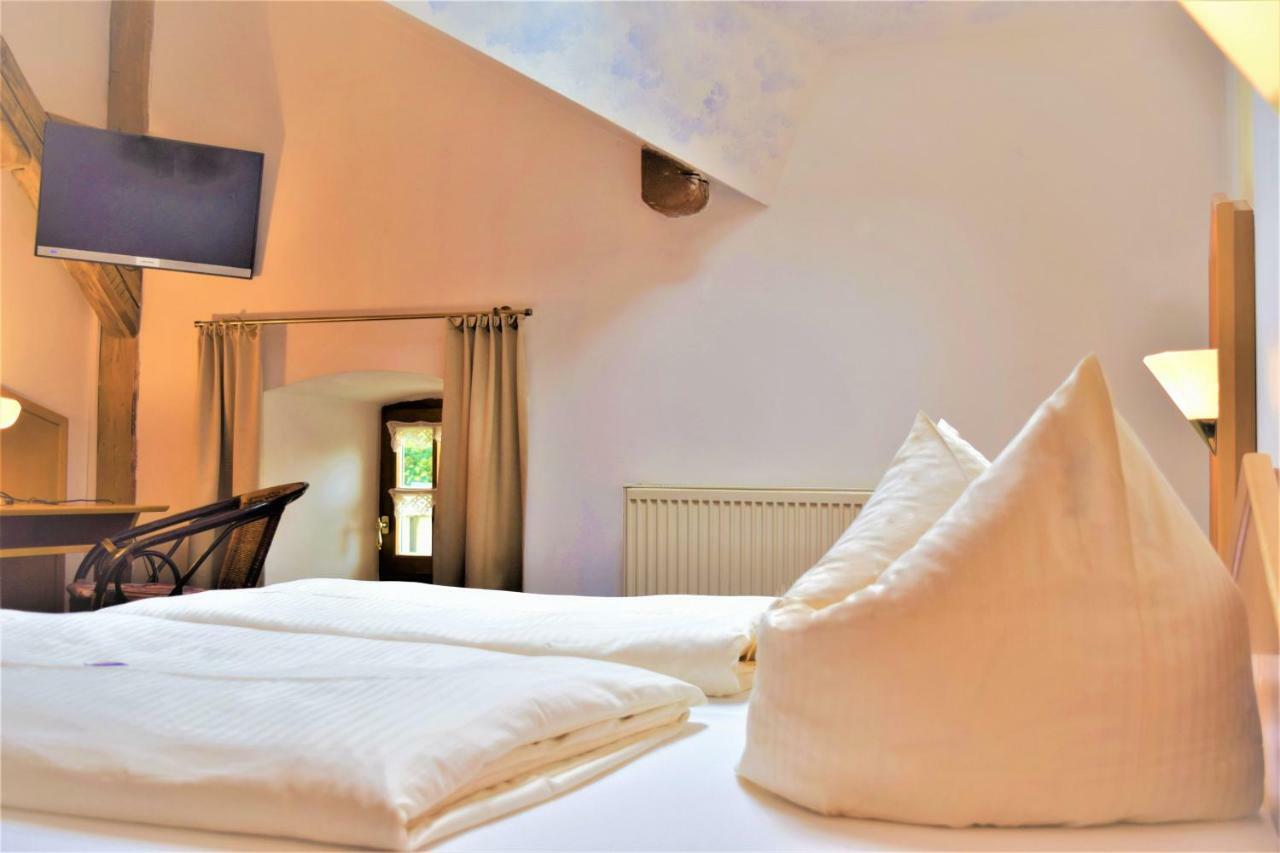 Hotel Zum Braeu Kinding Exteriör bild