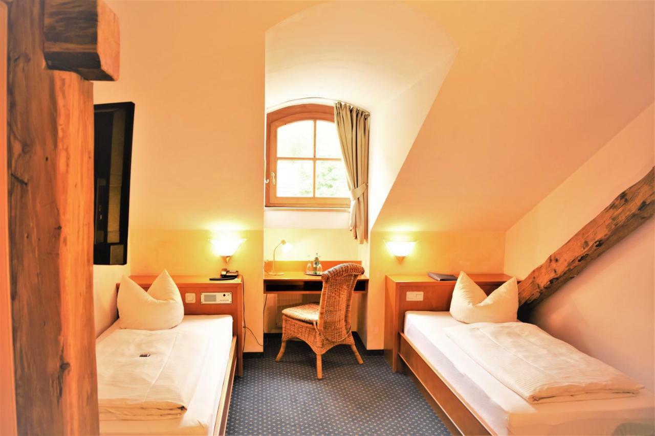 Hotel Zum Braeu Kinding Exteriör bild